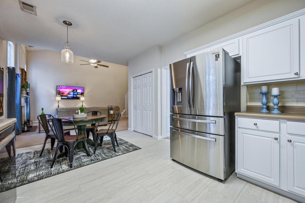 Enjoy This Amazing Home With Porch & Grill Near Dt วู้ดสต็อค ภายนอก รูปภาพ