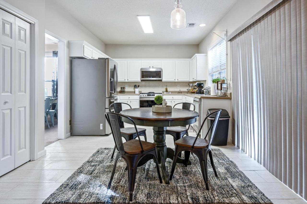 Enjoy This Amazing Home With Porch & Grill Near Dt วู้ดสต็อค ภายนอก รูปภาพ