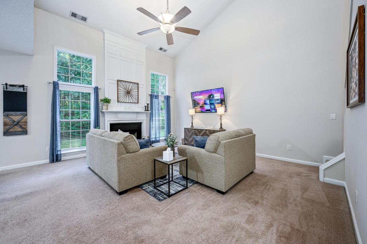 Enjoy This Amazing Home With Porch & Grill Near Dt วู้ดสต็อค ภายนอก รูปภาพ